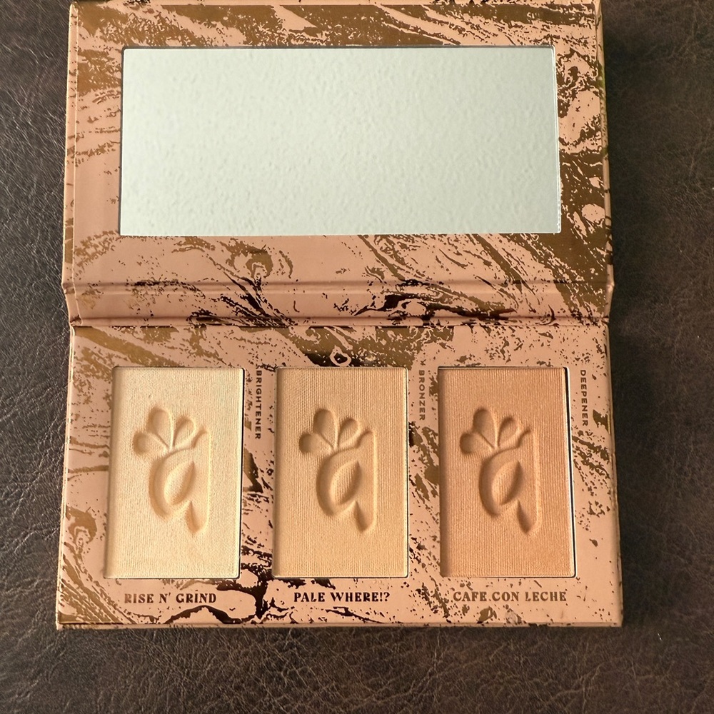 Alamar Cosmetics Brighten & Bronze Complexion Trio - Fair/Light
